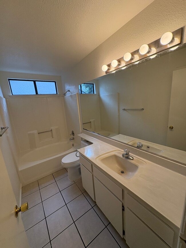 Building Photo - Very Nice Home for Rent! Swimming Pool!