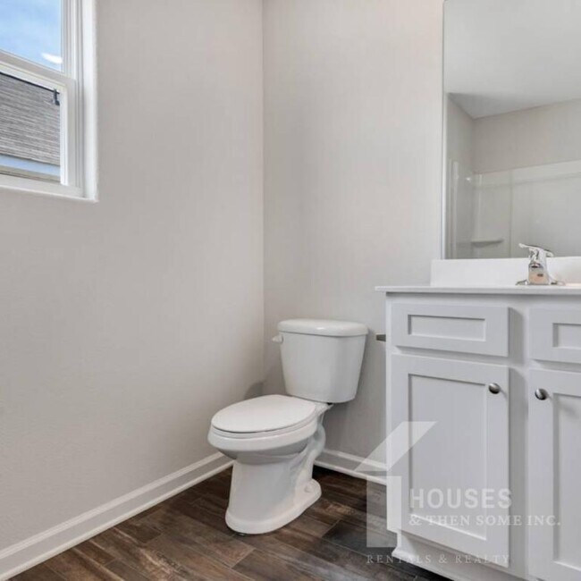 Building Photo - 3006 Wingadee Dr