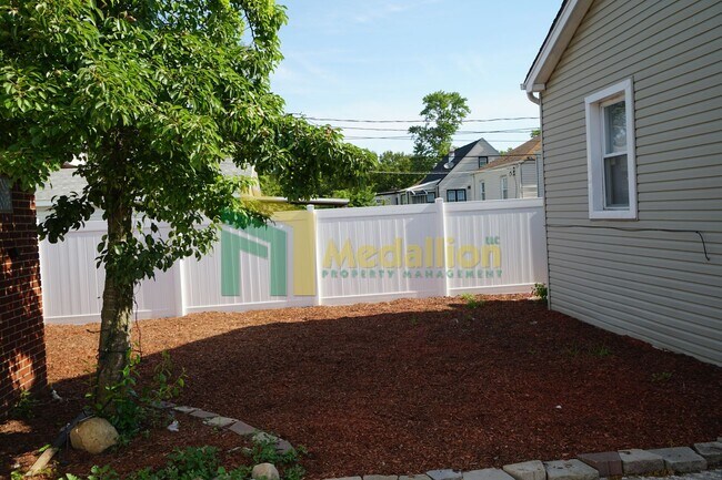 Building Photo - 12430 S Wentworth Ave