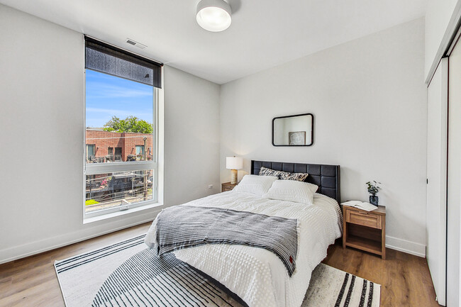 Building Photo - 3449 N Ashland Ave