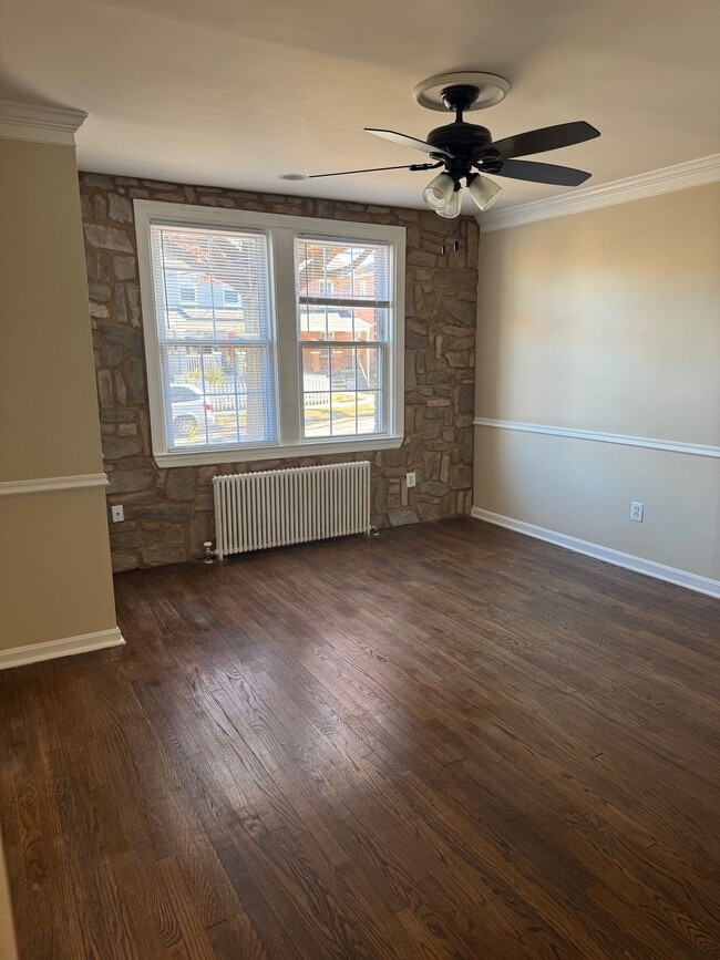 Building Photo - Move in Special! 2 Bed 1 Bath SE, DC