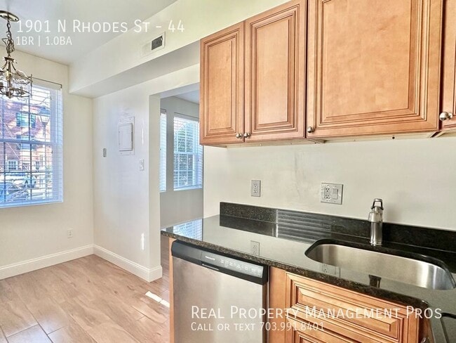 Building Photo - 1901 N Rhodes St