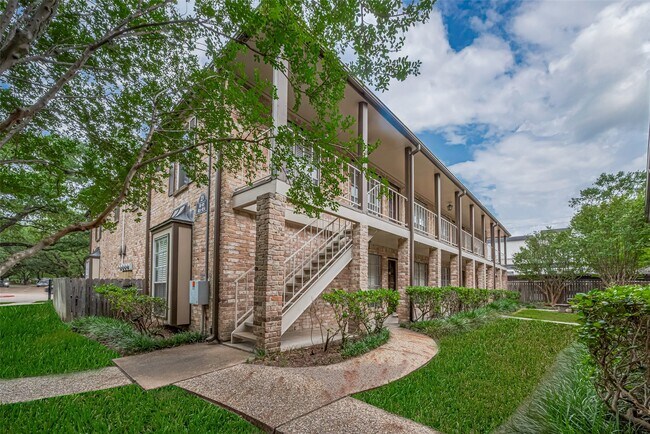 Primary Photo - 811 Wax Myrtle Ln