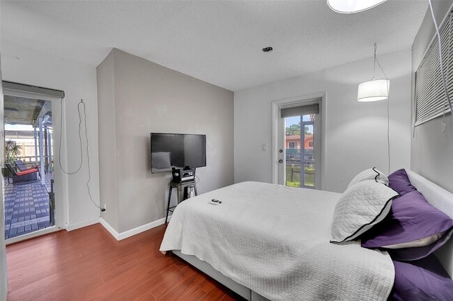 Building Photo - 1736 NW 38th St