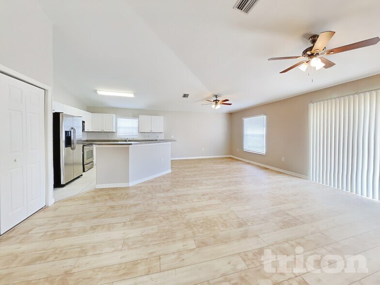 Building Photo - 2707 95th St E