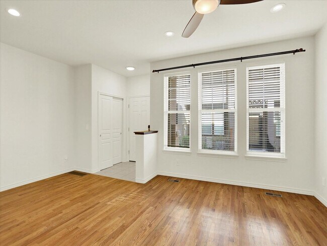 Building Photo - Spacious 3BR Townhome in Littleton