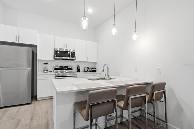 Building Photo - 285 Famagusta Dr