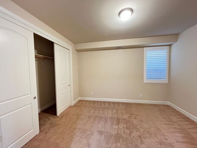 Building Photo - Spacious Home - Three Bedrooms w/garage TOSCANO Neighborhood in SLO