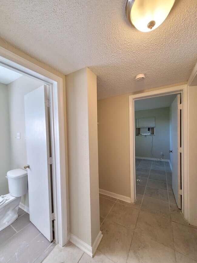 Building Photo - 331 Emory Dr
