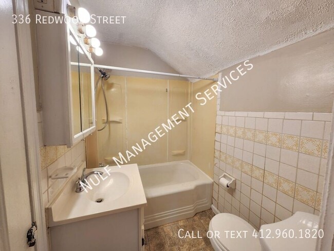 Building Photo - 336 Redwood St