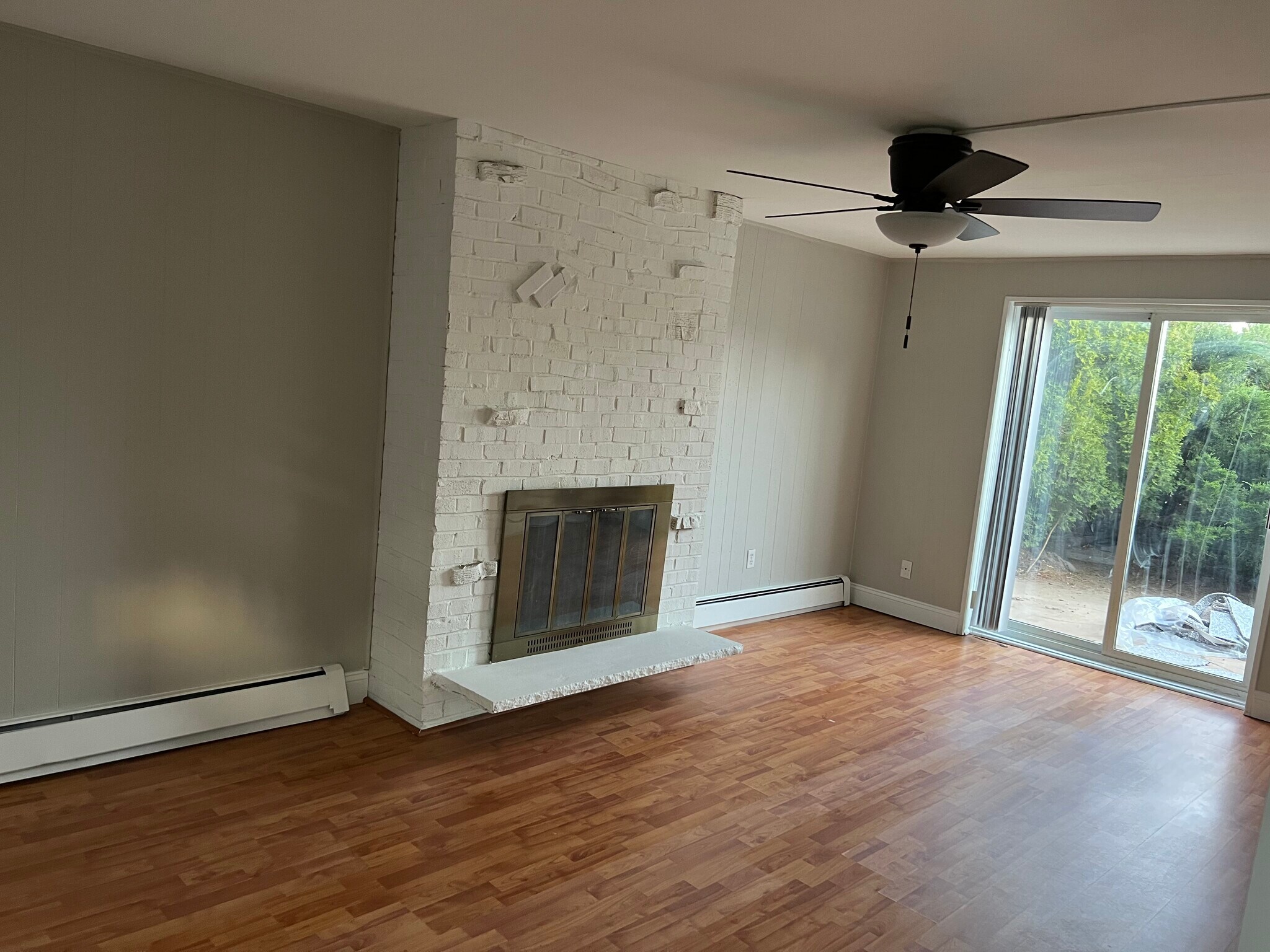 first floor bedroom - 2938 W 42nd Ave