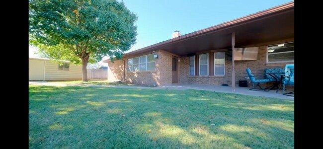 Building Photo - 5601 Granada Dr