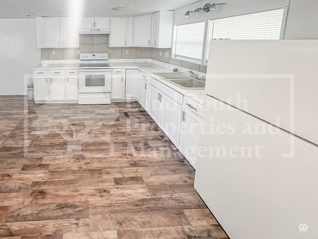 Building Photo - 1611 Slash Pine Rd