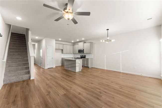 Building Photo - 76 Regent Pk