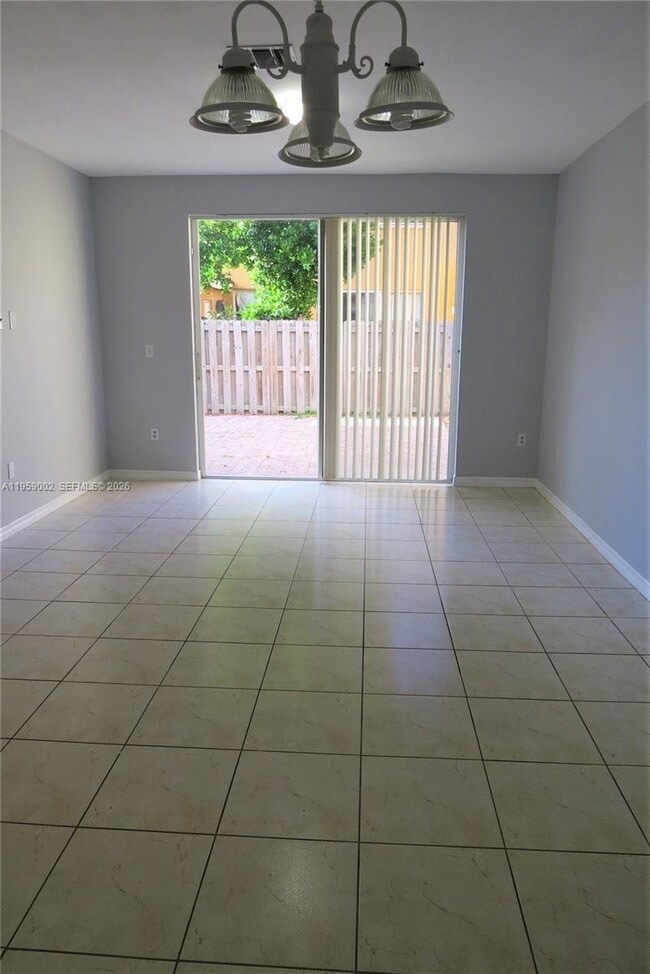 Building Photo - 741 SE 2nd St