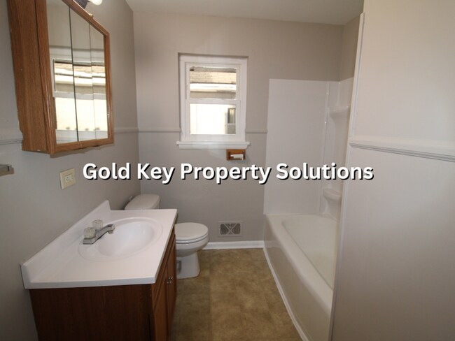 Building Photo - 2903 1/2-2418-2412 Central Ave