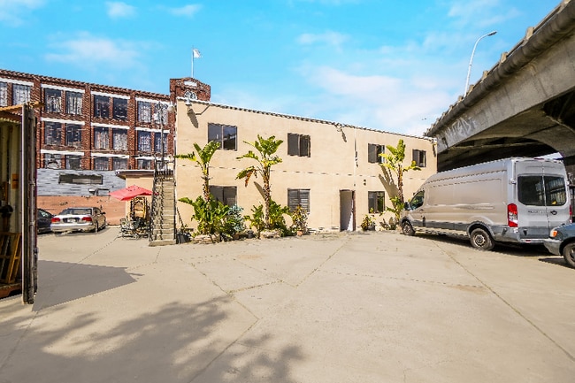 Building Photo - 1092 Calcot Pl