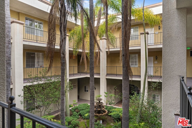 Building Photo - 1225 Armacost Ave