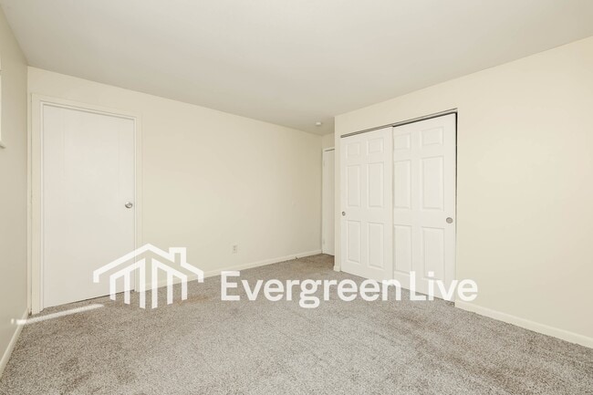 Building Photo - 5063 Sabra Ave