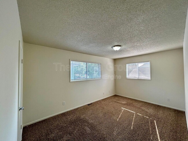 Building Photo - 6041 SW Valley Ave