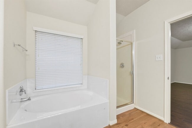 Building Photo - 7514 Boxwood Ridge Ln