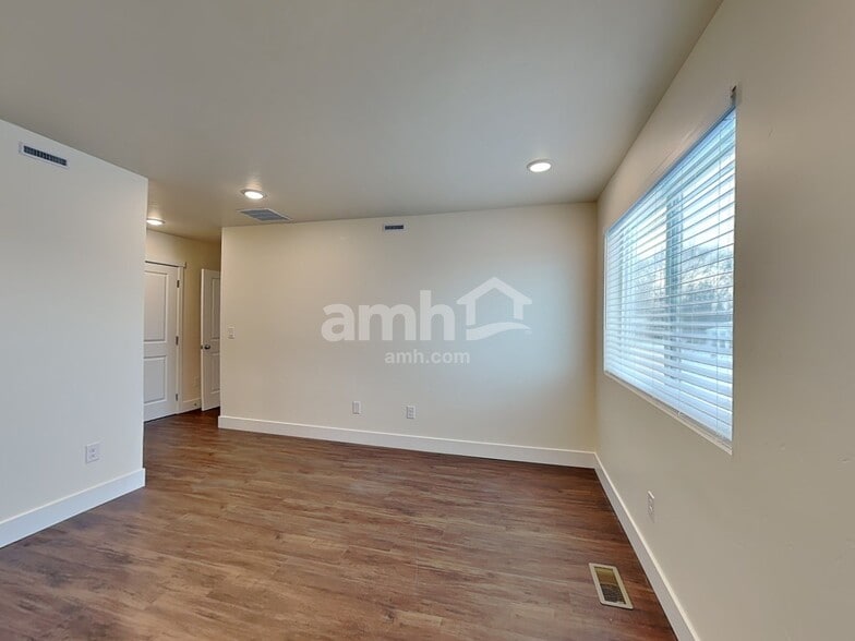 Building Photo - 11468 W Mesquite St