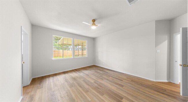 Building Photo - 412 Tamara Dr