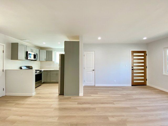 Building Photo - 11700 Dorothy St