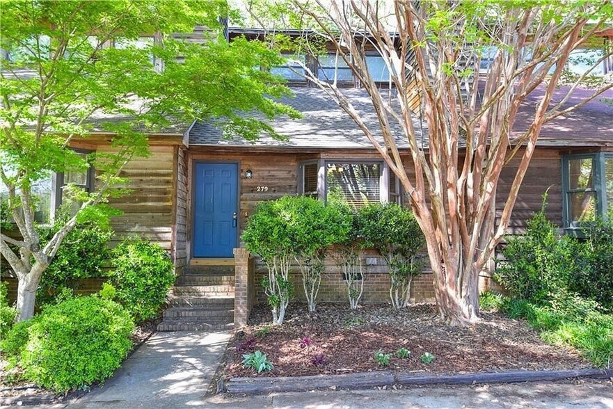 Primary Photo - Rustic 2 Bedroom Condo in Convenient Location