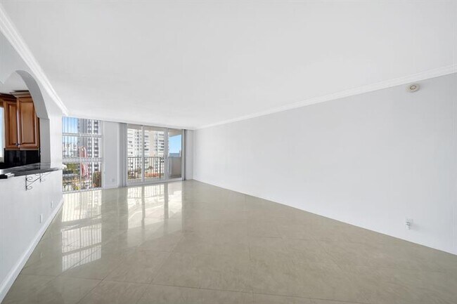 Building Photo - 1360 S Ocean Blvd