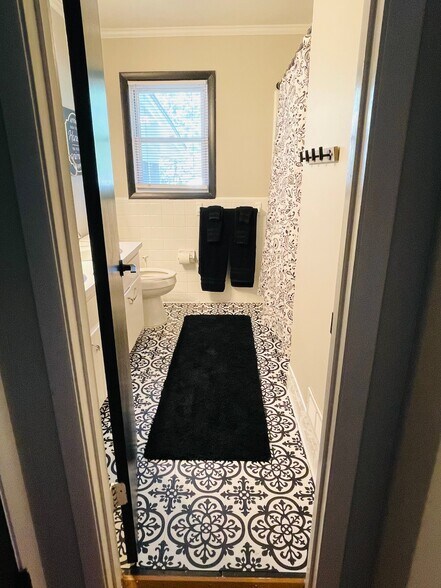 Building Photo - 2013 Lee Ave