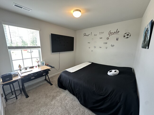Building Photo - 1709 Redbout Ct