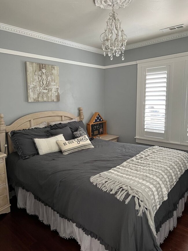 Building Photo - 1422 Court St