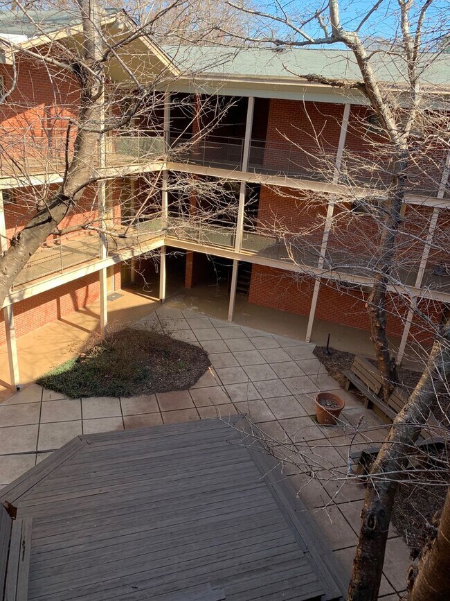 Building Photo - 1BR/1 BA + Bonus Room and balcony in Stadium Village! **Available in January but come see it toda...