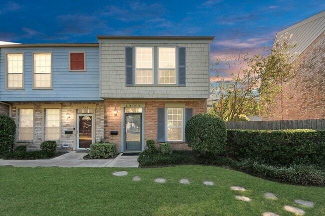 Building Photo - 7545 Brompton St