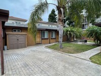 Building Photo - Spacious Upgraded Home w/ Yard & Luxurious...