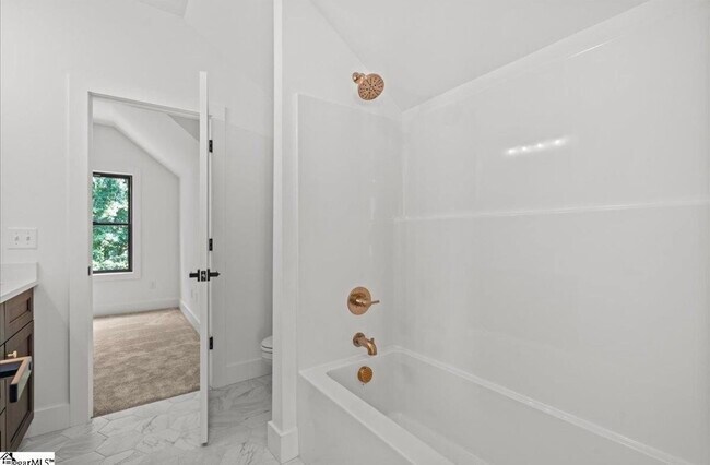 Building Photo - 112 Lepak Ln