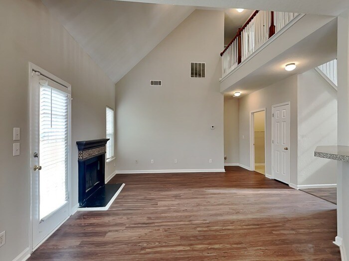 Building Photo - 285 Jerome Ct