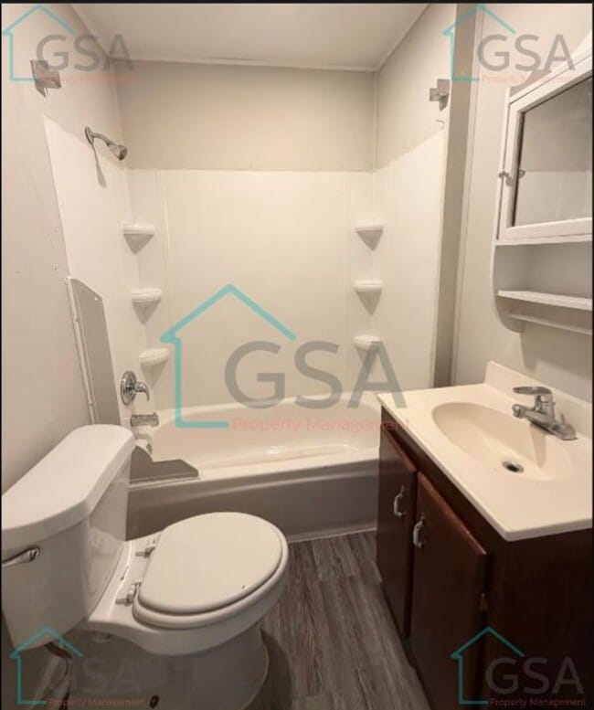 Building Photo - 2 Bedroom 1 Bath Available!