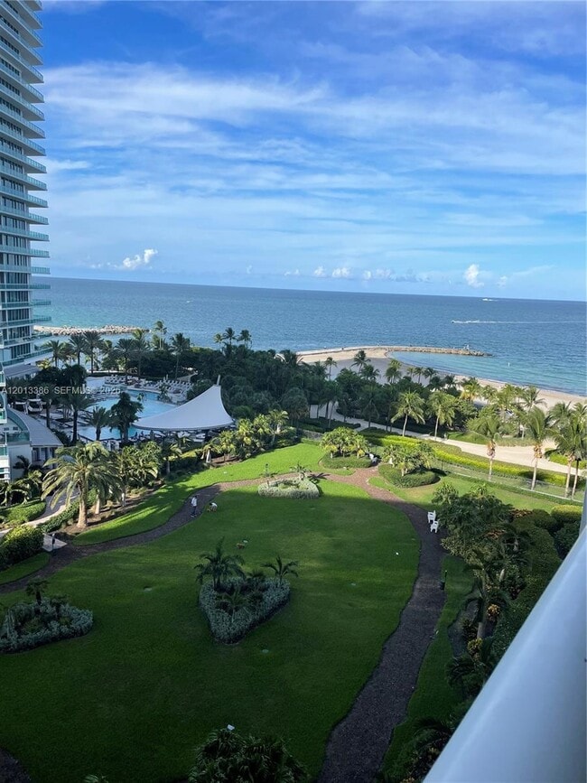 Building Photo - 10275 Collins Ave