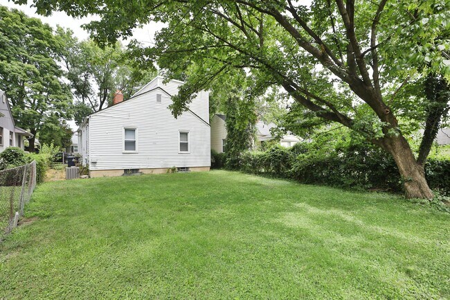 Building Photo - 2725 Allegheny Ave