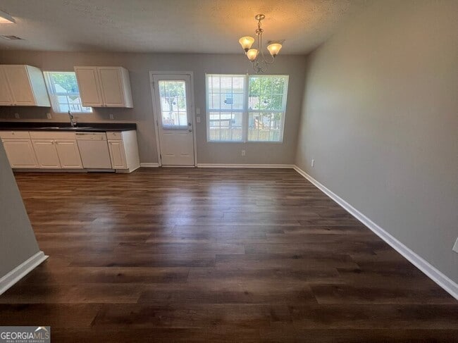 Building Photo - 309 Goldenrod Dr