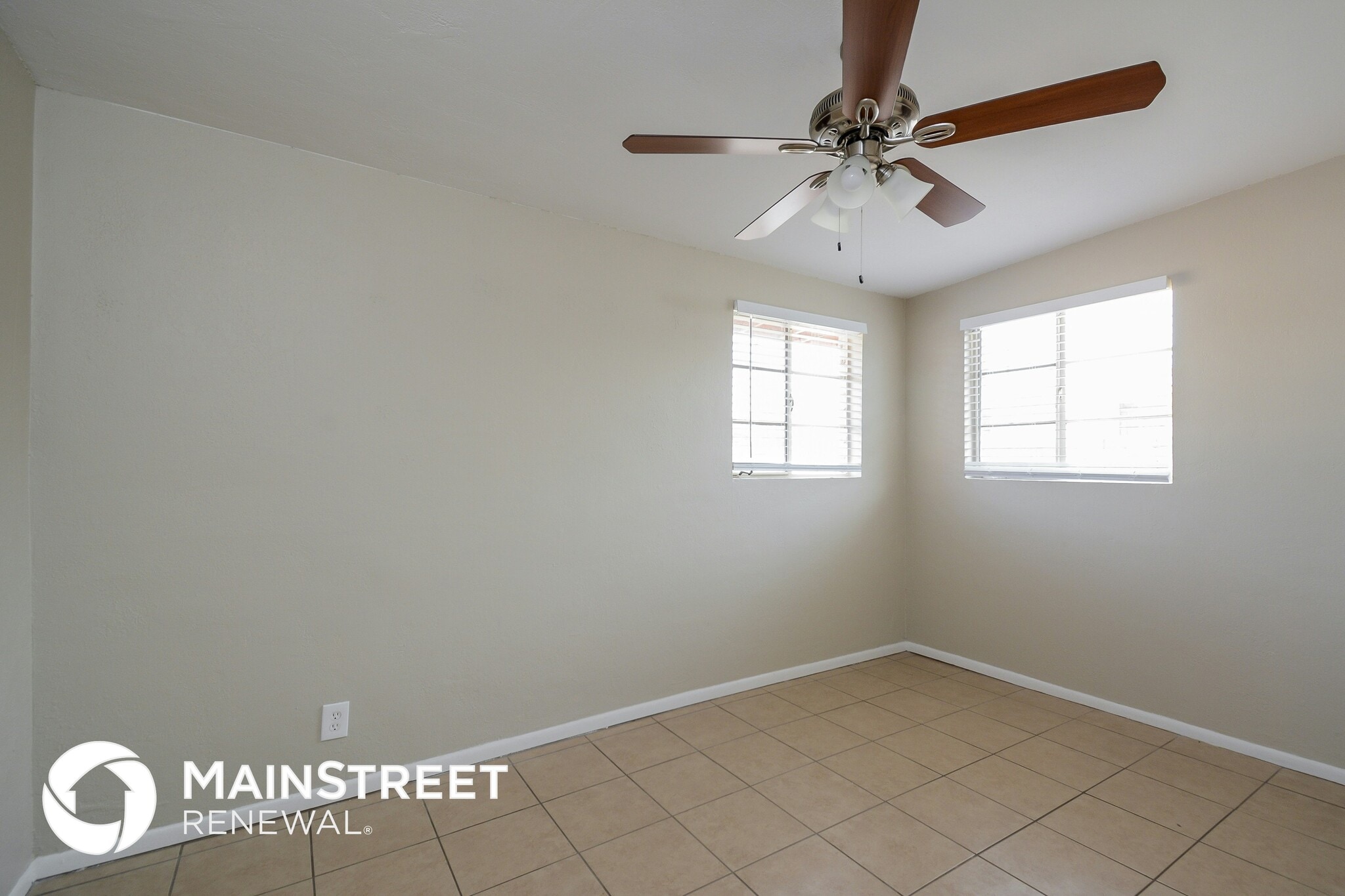 Building Photo - 1051 S Duke Dr