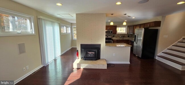 Building Photo - 7613 Locust Ln