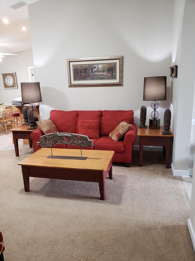 Building Photo - The Woodlands Subdivision/ Level Plains .... COMPLETELY FURNISHED WITH POOL!!!