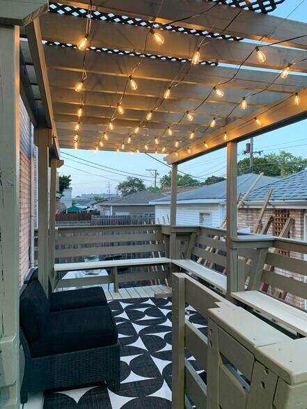 Communal outdoor space - 1305 N 22nd Ave