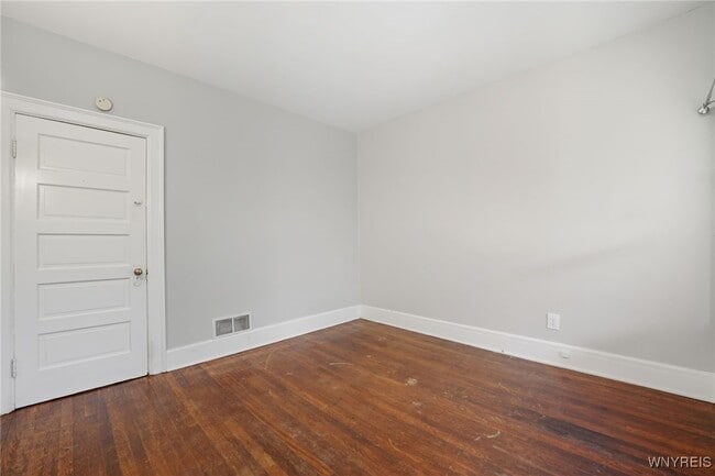 Building Photo - 449 Bird Ave