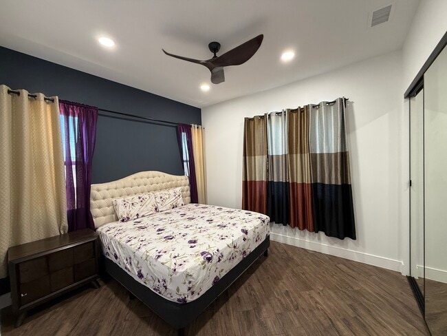 Building Photo - 3273 Hedwig Rd