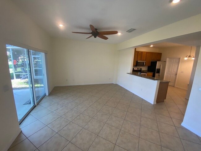 Building Photo - Beautiful, Family & Pet Friendly, 2 Story,...