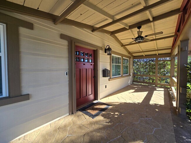 Building Photo - Updated Wood Streets home for Rent